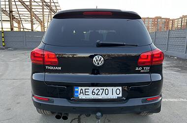 Внедорожник / Кроссовер Volkswagen Tiguan 2015 в 