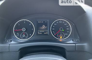 Внедорожник / Кроссовер Volkswagen Tiguan 2015 в 