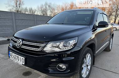 Внедорожник / Кроссовер Volkswagen Tiguan 2015 в 