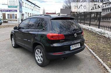 Позашляховик / Кросовер Volkswagen Tiguan 2011 в Чернігові