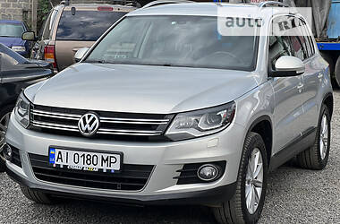 Внедорожник / Кроссовер Volkswagen Tiguan 2013 в Хусте