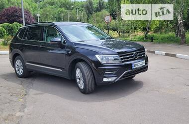 Позашляховик / Кросовер Volkswagen Tiguan 2018 в Запоріжжі