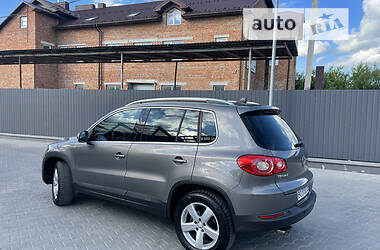 Внедорожник / Кроссовер Volkswagen Tiguan 2010 в Тернополе