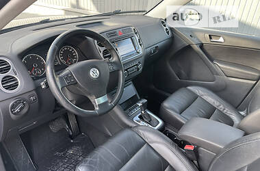 Внедорожник / Кроссовер Volkswagen Tiguan 2010 в Тернополе