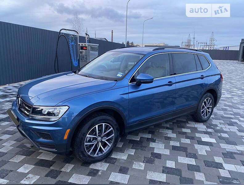 Внедорожник / Кроссовер Volkswagen Tiguan 2019 в 
