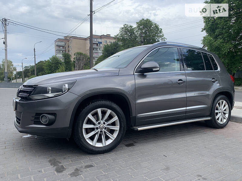 Внедорожник / Кроссовер Volkswagen Tiguan 2011 в Каменец-Подольском