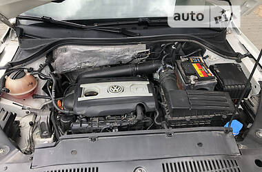 Внедорожник / Кроссовер Volkswagen Tiguan 2012 в Тячеве