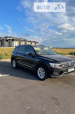 Внедорожник / Кроссовер Volkswagen Tiguan 2018 в Киеве