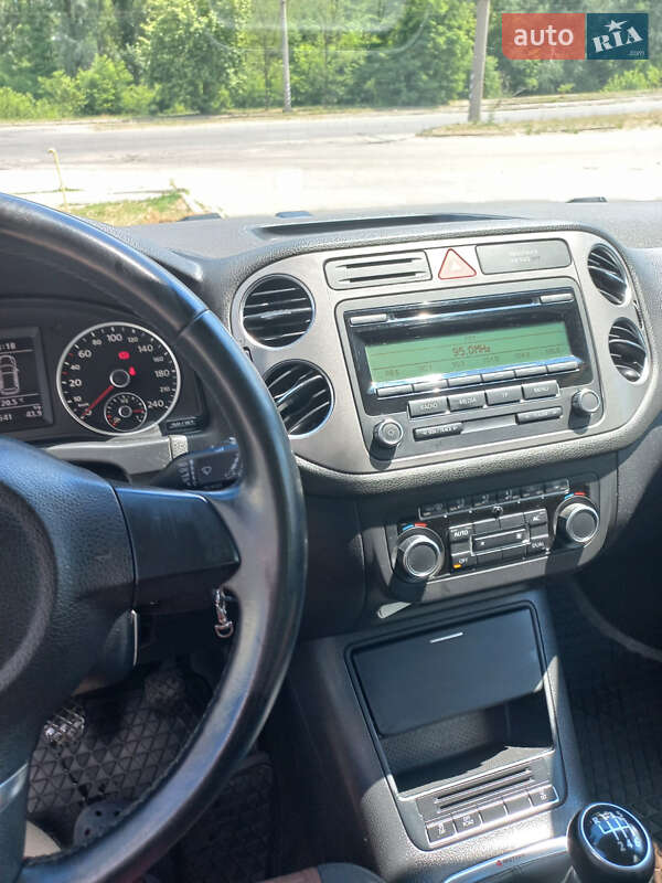 Внедорожник / Кроссовер Volkswagen Tiguan 2011 в Полтаве