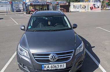 Позашляховик / Кросовер Volkswagen Tiguan 2011 в Софіївській Борщагівці