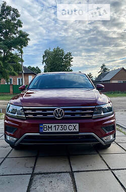 Внедорожник / Кроссовер Volkswagen Tiguan 2018 в Лебедине