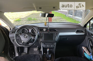 Позашляховик / Кросовер Volkswagen Tiguan 2017 в Хусті