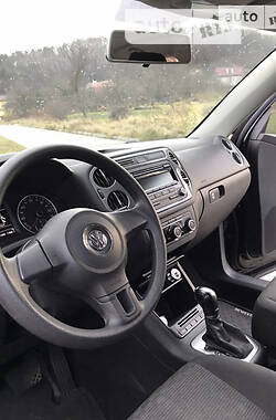 Внедорожник / Кроссовер Volkswagen Tiguan 2011 в Львове