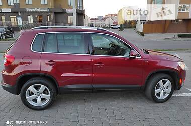 Внедорожник / Кроссовер Volkswagen Tiguan 2011 в Луцке