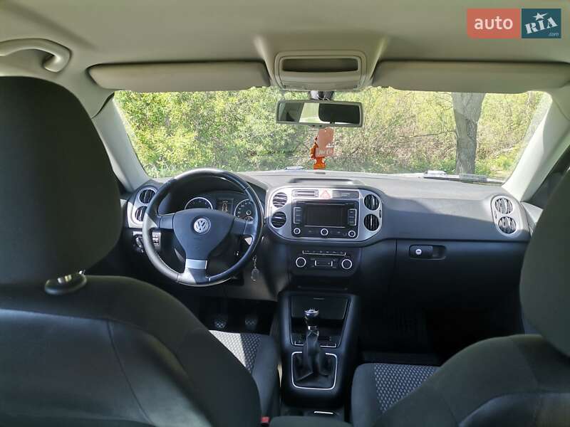 Внедорожник / Кроссовер Volkswagen Tiguan 2009 в Вараше