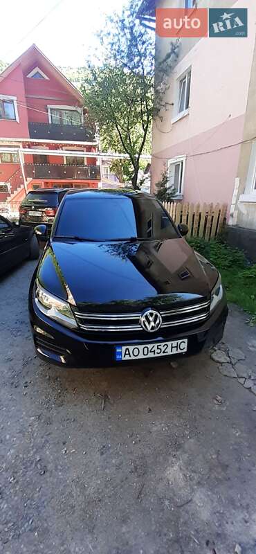 Хэтчбек Volkswagen Tiguan 2011 в 