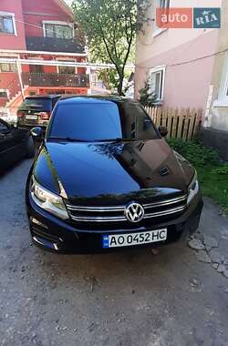 Хэтчбек Volkswagen Tiguan 2011 в Рахове