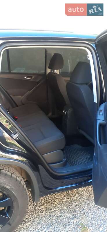 Хэтчбек Volkswagen Tiguan 2011 в Рахове
