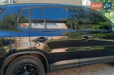 Хэтчбек Volkswagen Tiguan 2011 в 