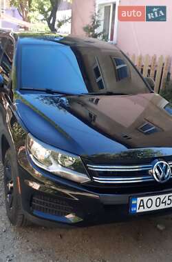 Хэтчбек Volkswagen Tiguan 2011 в Рахове