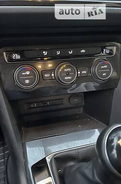 Внедорожник / Кроссовер Volkswagen Tiguan 2016 в Кривом Роге