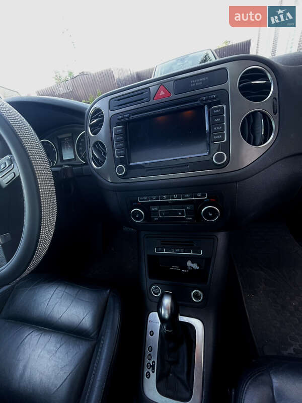Внедорожник / Кроссовер Volkswagen Tiguan 2010 в Киеве