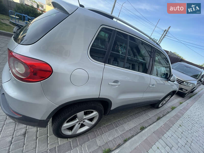 Внедорожник / Кроссовер Volkswagen Tiguan 2010 в Киеве