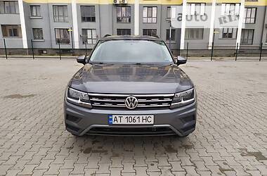 Позашляховик / Кросовер Volkswagen Tiguan 2017 в Івано-Франківську