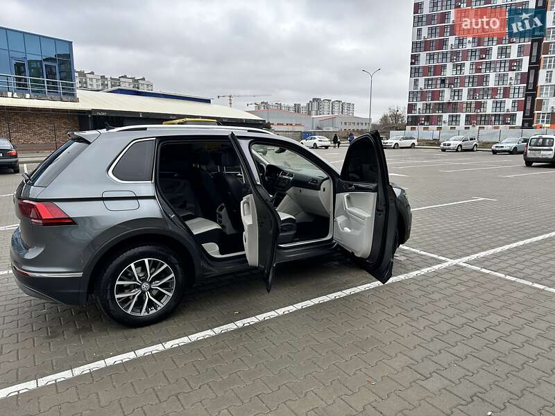 Позашляховик / Кросовер Volkswagen Tiguan 2017 в Києві