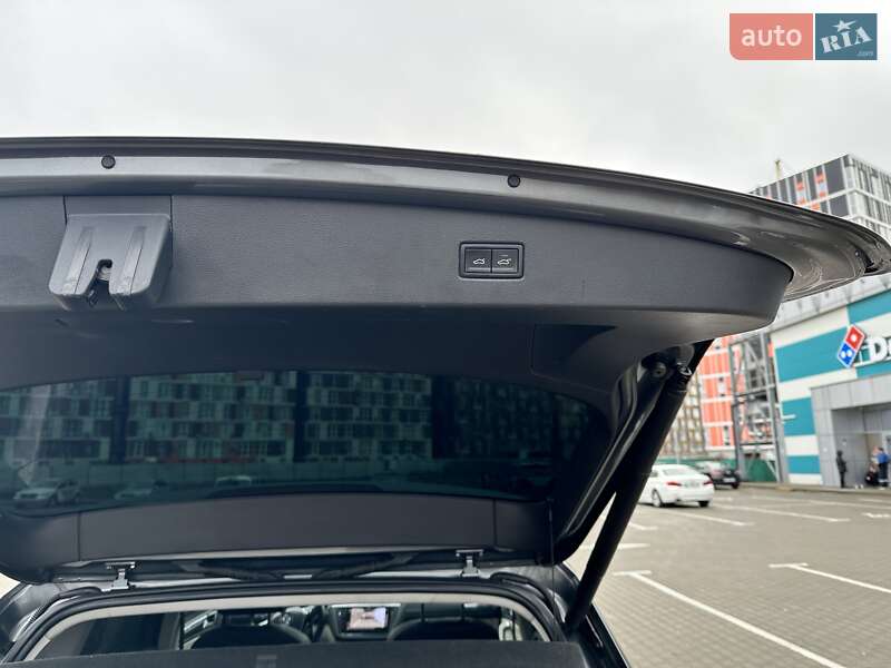 Позашляховик / Кросовер Volkswagen Tiguan 2017 в Києві