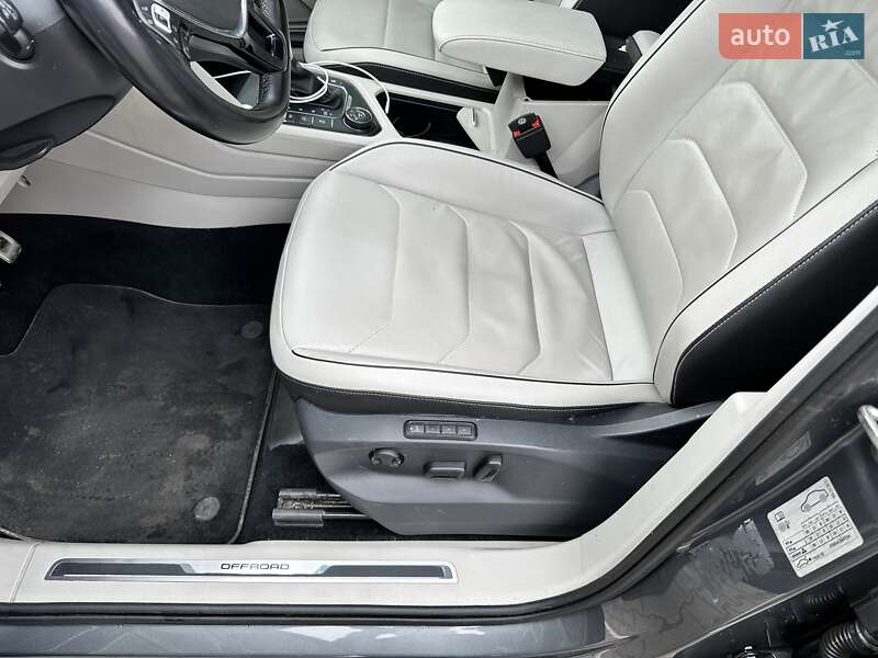 Позашляховик / Кросовер Volkswagen Tiguan 2017 в Києві