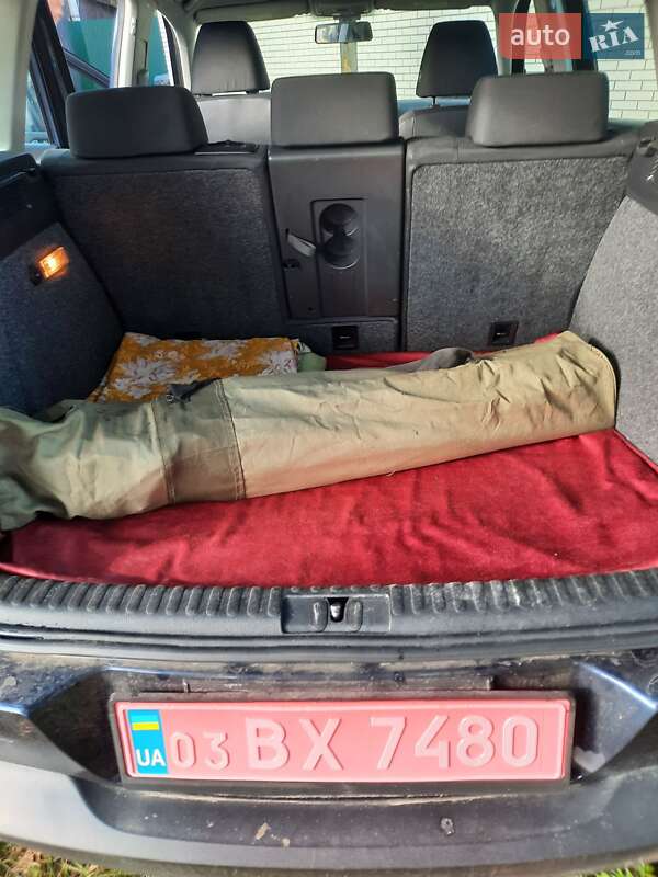 Внедорожник / Кроссовер Volkswagen Tiguan 2011 в Буче