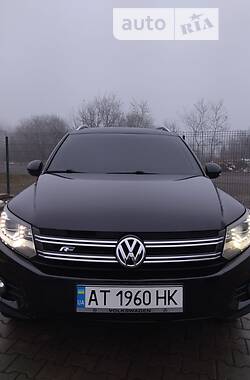 Позашляховик / Кросовер Volkswagen Tiguan 2013 в 