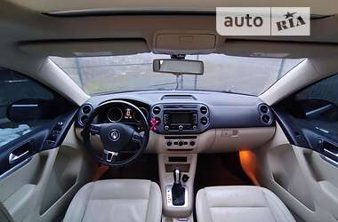 Позашляховик / Кросовер Volkswagen Tiguan 2013 в 