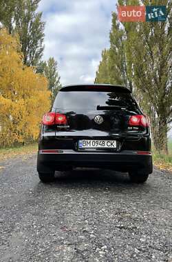 Внедорожник / Кроссовер Volkswagen Tiguan 2010 в Лебедине