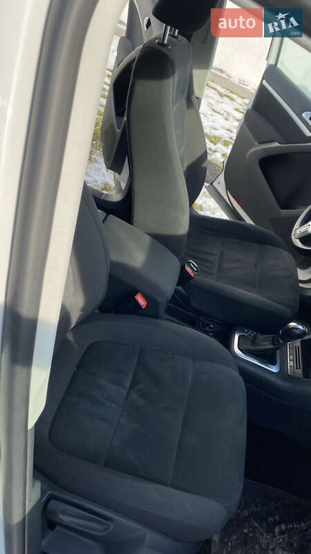 Внедорожник / Кроссовер Volkswagen Tiguan 2011 в Дрогобыче