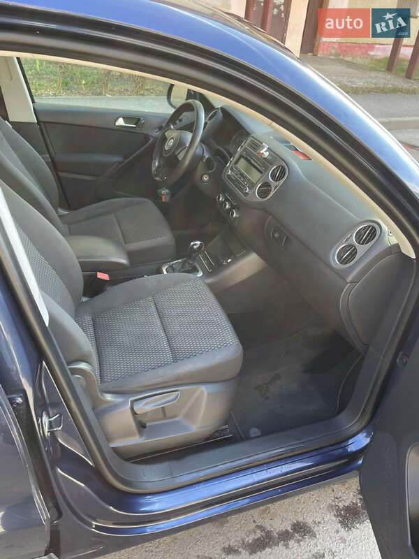 Внедорожник / Кроссовер Volkswagen Tiguan 2010 в Ужгороде