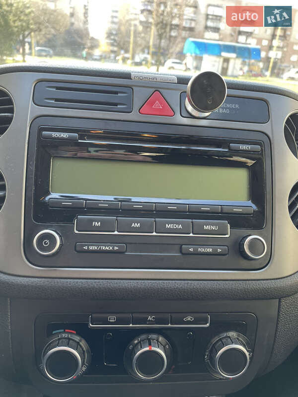 Внедорожник / Кроссовер Volkswagen Tiguan 2010 в Ужгороде