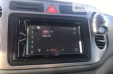 Внедорожник / Кроссовер Volkswagen Tiguan 2010 в 