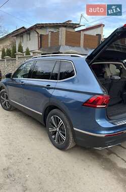 Внедорожник / Кроссовер Volkswagen Tiguan 2019 в 