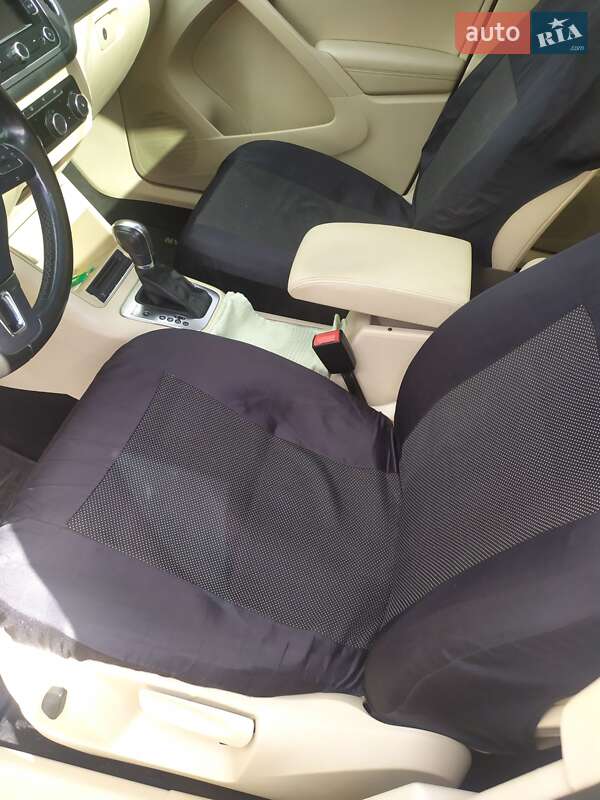 Внедорожник / Кроссовер Volkswagen Tiguan 2011 в Ивано-Франковске