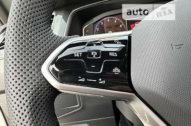 Позашляховик / Кросовер Volkswagen Tiguan 2023 в 