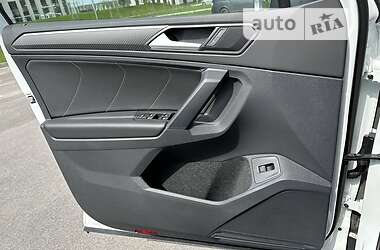 Позашляховик / Кросовер Volkswagen Tiguan 2023 в 