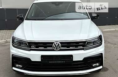 Внедорожник / Кроссовер Volkswagen Tiguan 2020 в 