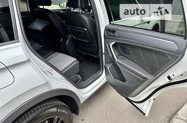 Внедорожник / Кроссовер Volkswagen Tiguan 2020 в 