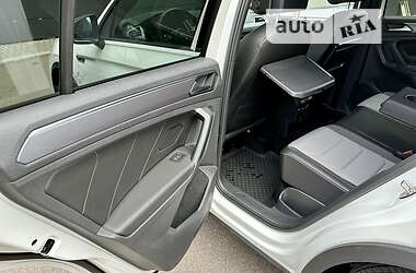 Внедорожник / Кроссовер Volkswagen Tiguan 2020 в 