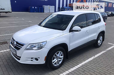 Внедорожник / Кроссовер Volkswagen Tiguan 2010 в Червонограде