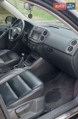 Внедорожник / Кроссовер Volkswagen Tiguan 2009 в 