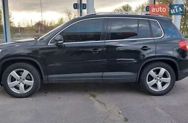 Внедорожник / Кроссовер Volkswagen Tiguan 2009 в 