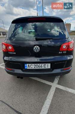 Внедорожник / Кроссовер Volkswagen Tiguan 2009 в 